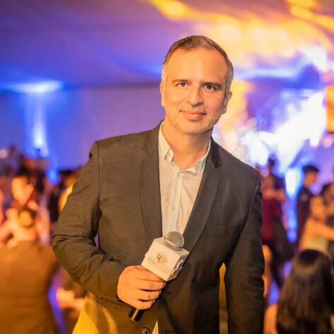 Mario Chacón, La Media Docena