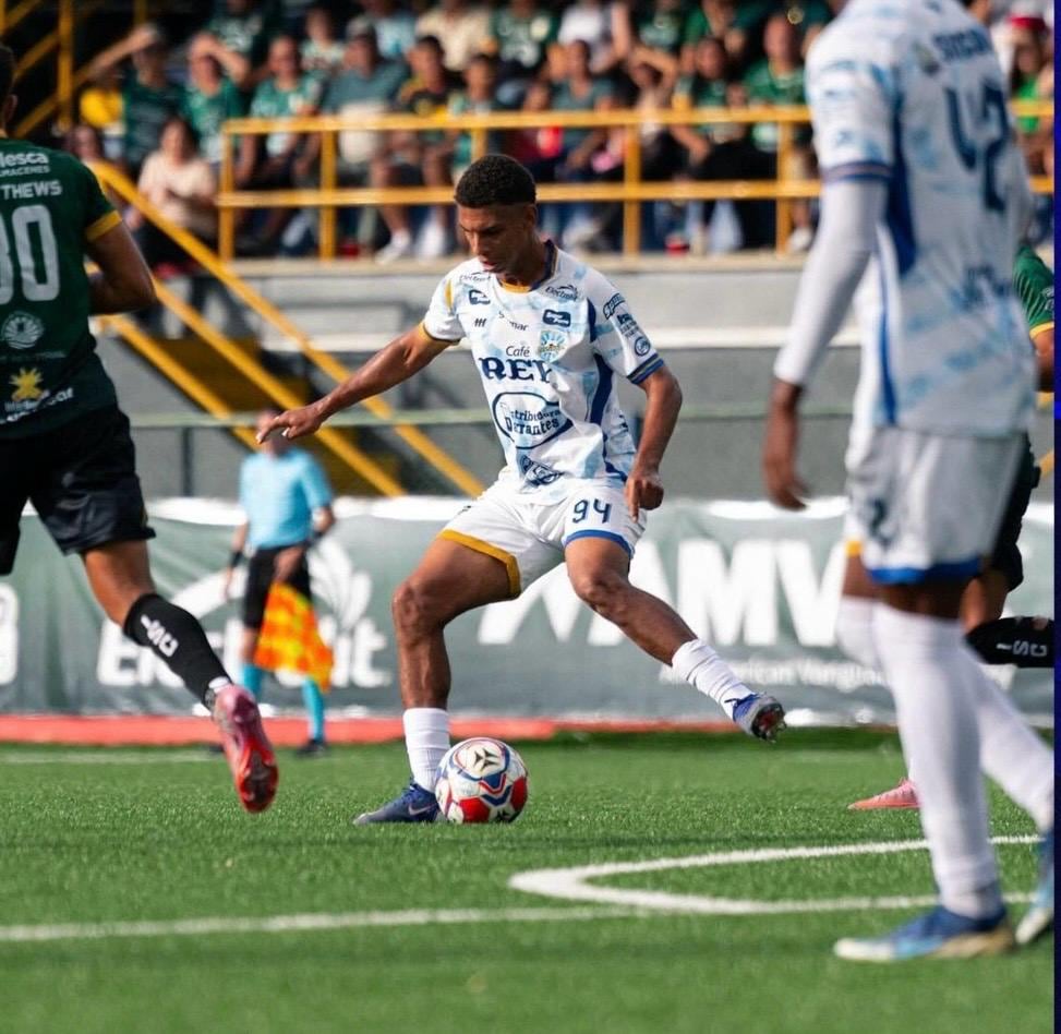 Wandrew Silva y Danilo Pimpinati son figura en Jicaral.