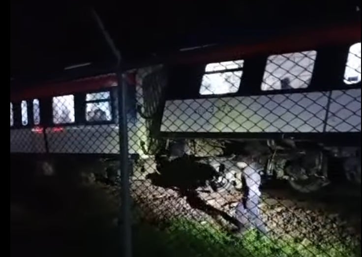 El tren se descarriló en Ochomogo. Foto Actividades Anuncios Tres Ríos.