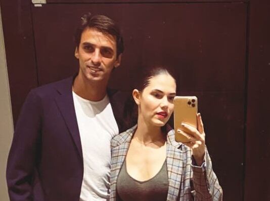 Caro Jaikel y Bryan Ruiz.