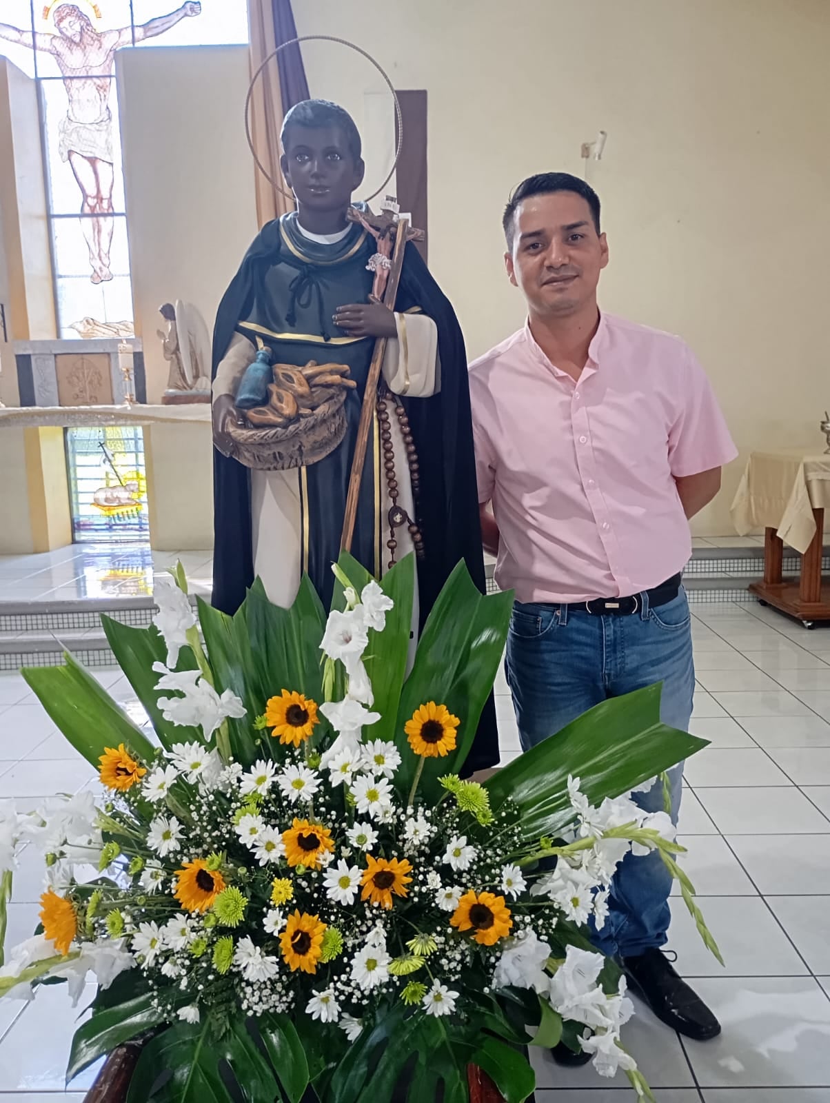 रॉबर्टो नवास एक निकारागुआन आहे ज्याला आध्यात्मिक कॉलिंग वाटले ज्यामुळे त्याचे जीवन बदलले