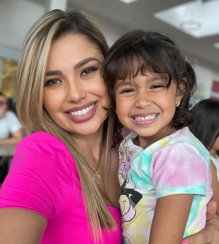 Amanda, hija de la periodista Melissa Duran, le hizo un fuerte y emotivo reclamo