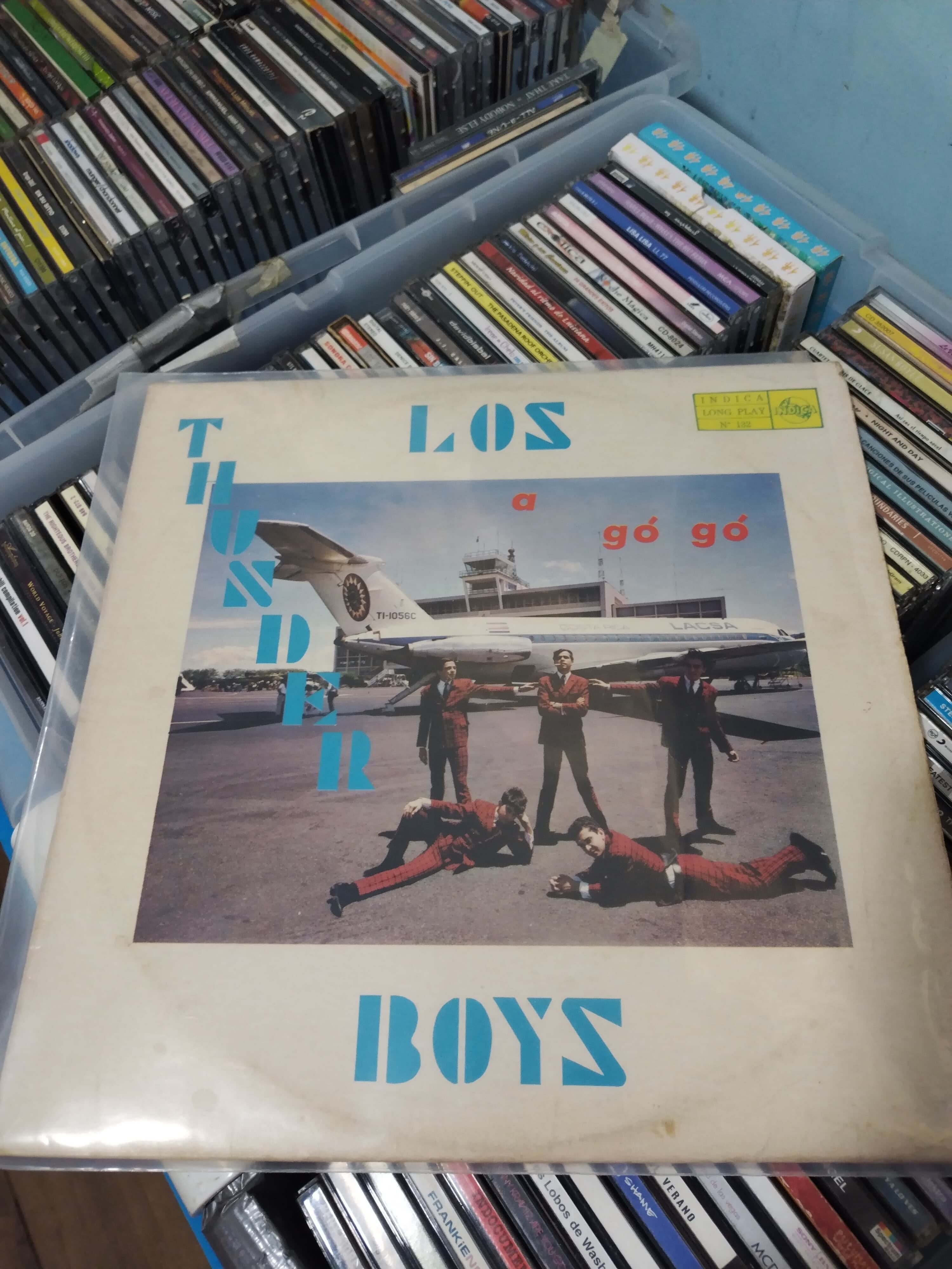 Don Oscar Araya Alvarado, vecino de La Trinidad de Moravia, tienen 64 años y jamás olvidará como ya para 1973, cuando entró al colegio, prefería irse a pie a estudiar para guardar los pases y así los fines de semana poderse comprar un disco de vinilo