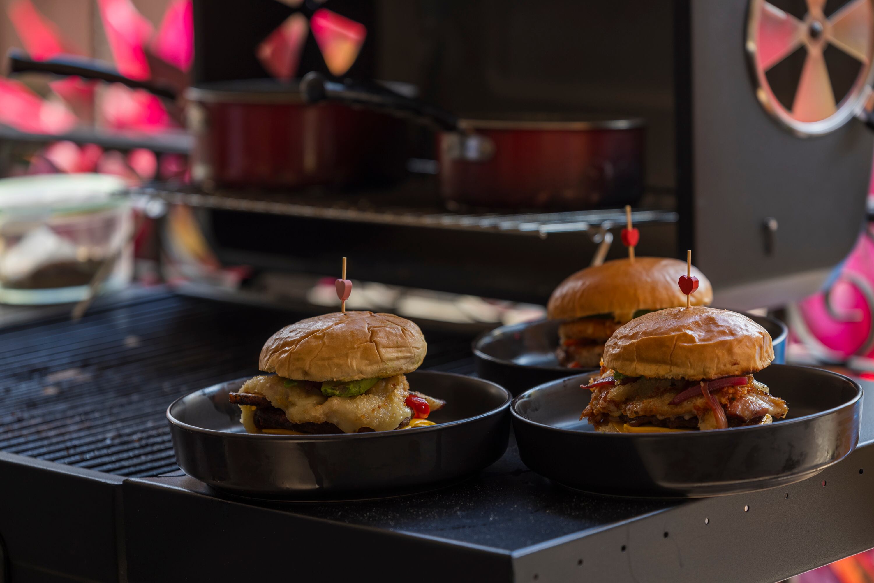 24/10/2024, San José, Santa Ana, grabación del Reality Show de La Teja, que se llama Guerra de Hamburguesas.