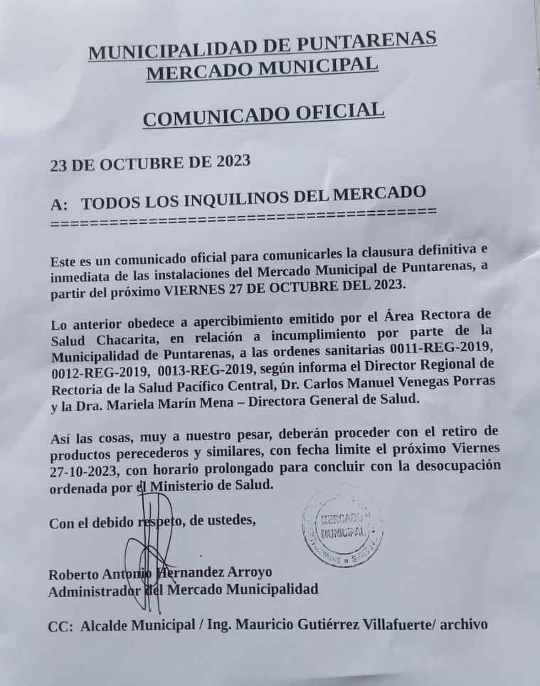 Cierre del mercado municipal de Puntarenas.