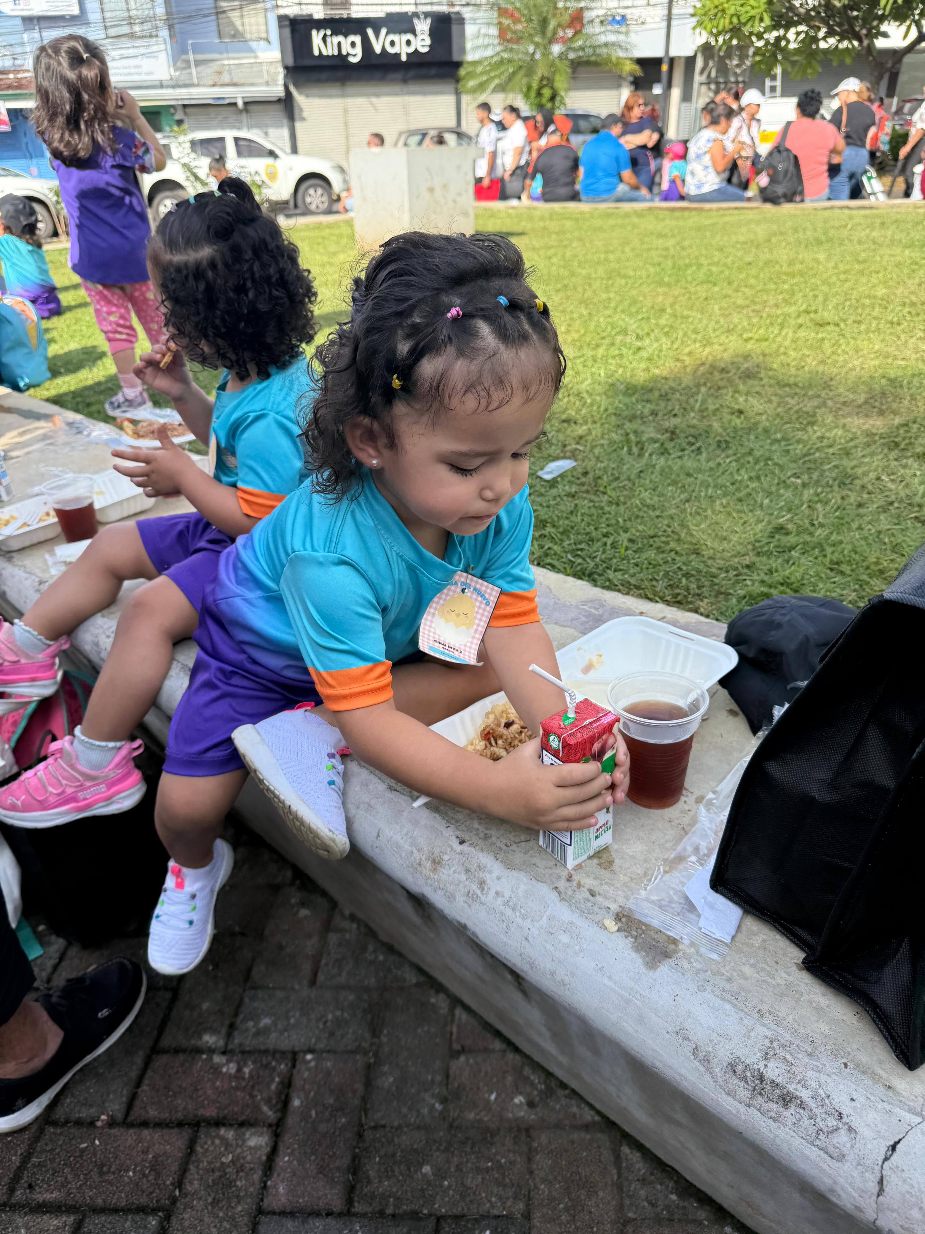 El Día Mundial del Huevo 2026 se celebró el viernes 9 de octubre, de 7:30 a. m. a 11:00 a. m., en el Parque Juan Santamaría, en Alajuela. Se repartieron más de 3.000 desayunos gratuitos, con los huevos como protagonistas.