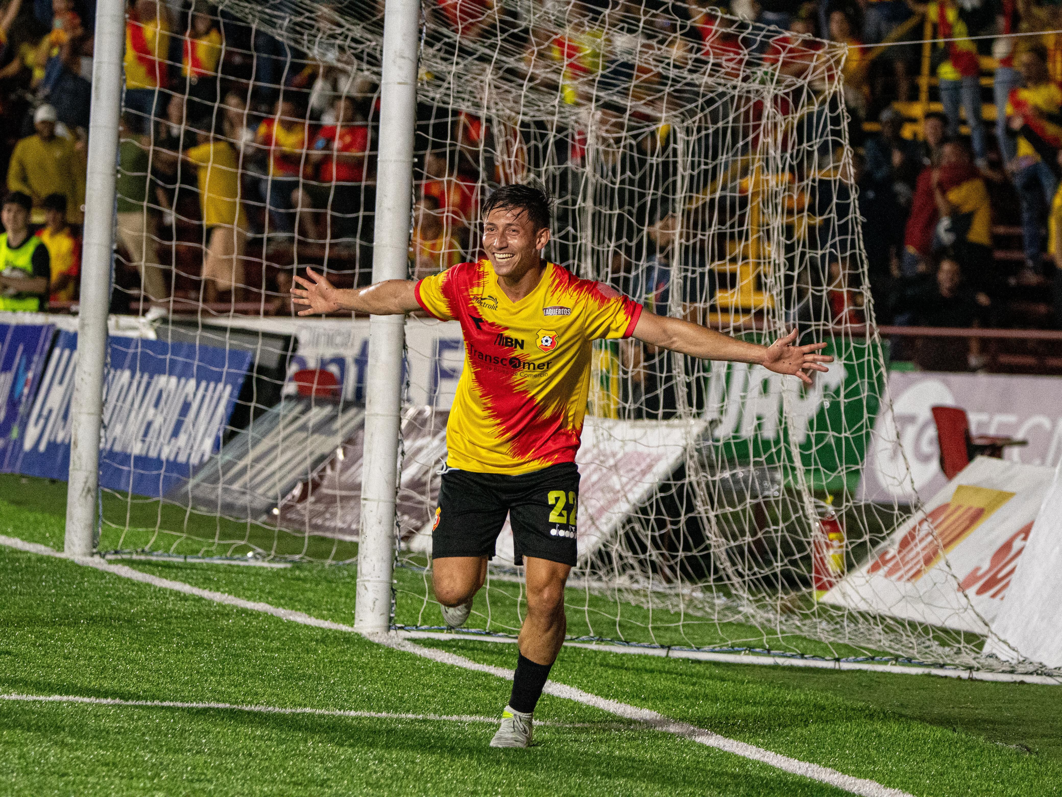 Aarón Murillo, volante contención de Herediano, fue la figura en el juego contra Pérez Zeledón.