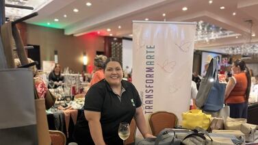 Compre regalitos navideños y al mismo tiempo ayude a mujeres en riesgo social