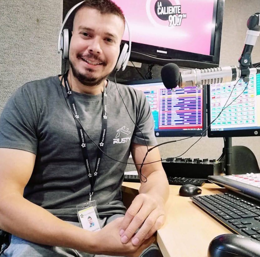Bryan Chacón Steller, locutor de La Caliente.