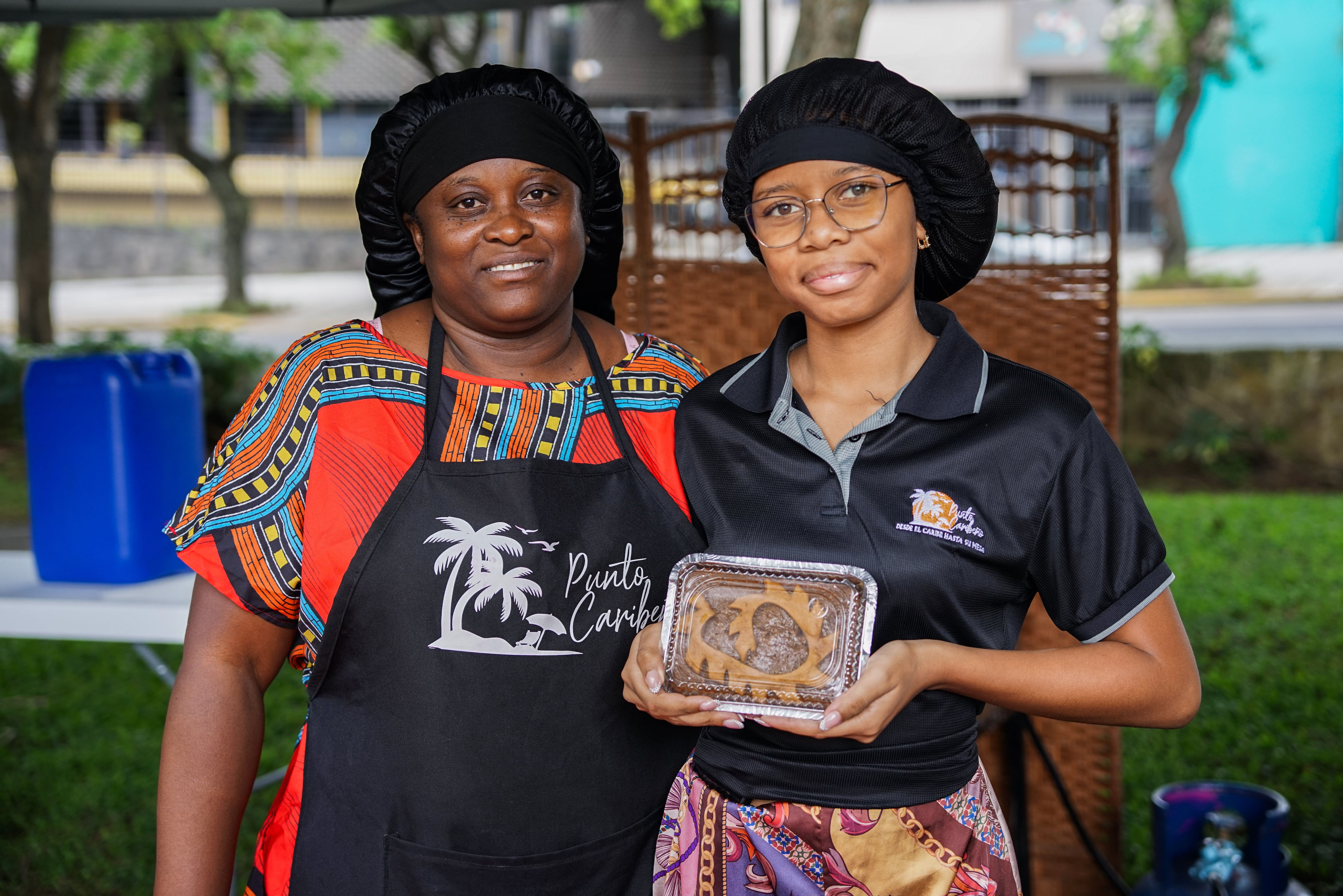 Para Angie Brown, parte del restaurante Punto Caribe, la comida caribeña "va mas allá del Patty y Rice & Beans".