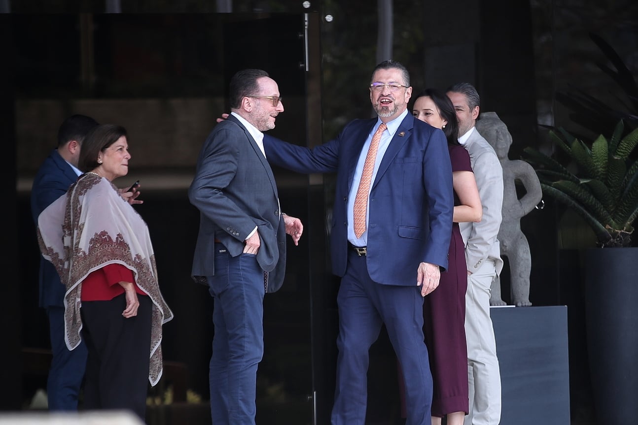 12/04/2024/ Reunión de Rodrigo Chaves con diputados Alejandro Pacheco, Horacio Alvarado, Fabricio Alvarado y Eliecer Feinzaig en casa presidencial para negociar elección del directorio de la asamblea Legislativa para el 1 de Mayo / Foto John Durán