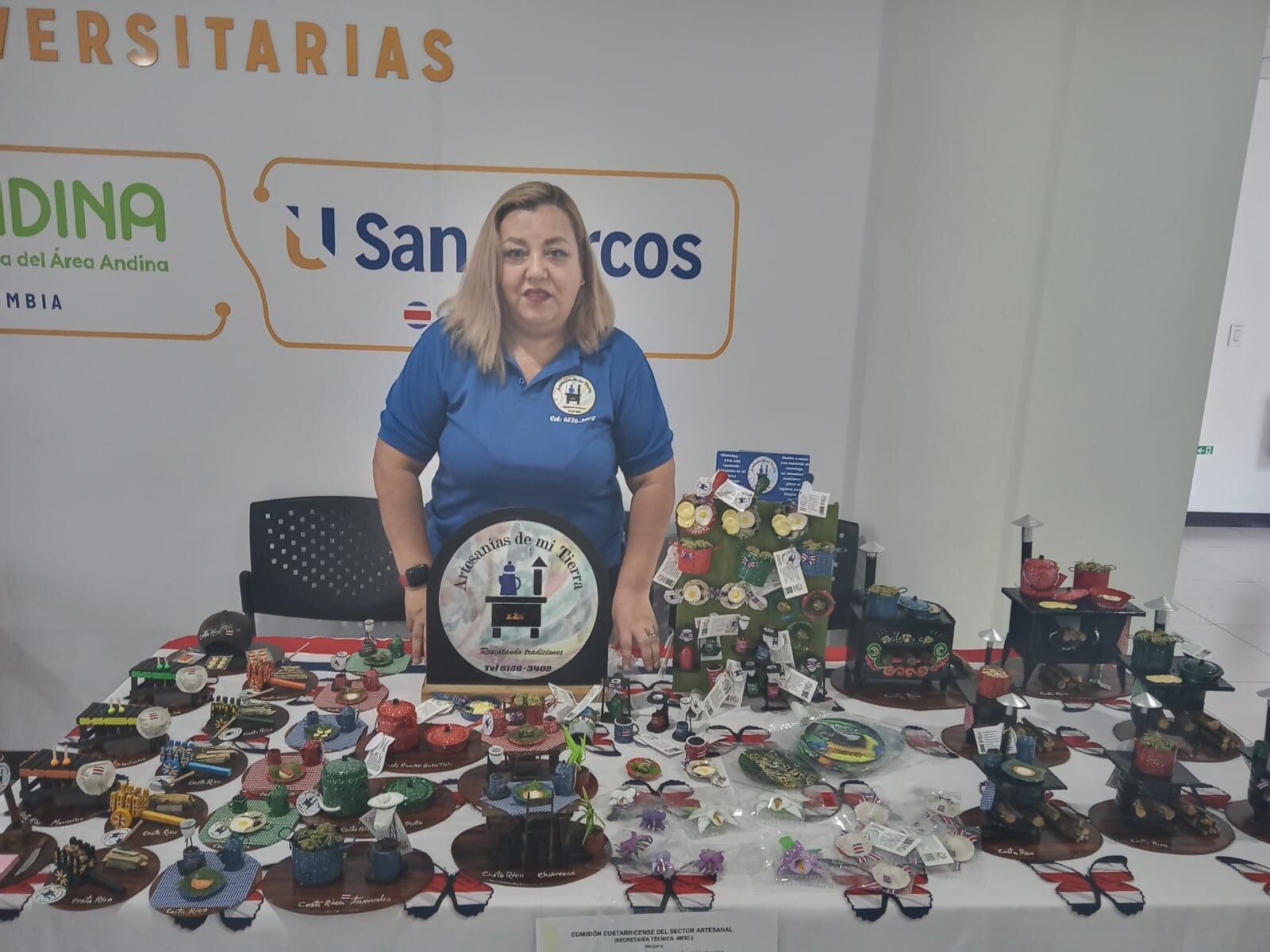 Artesanías de mi tierra es el emprendimiento, la microempresita de doña Suhaila Camacho Morales.