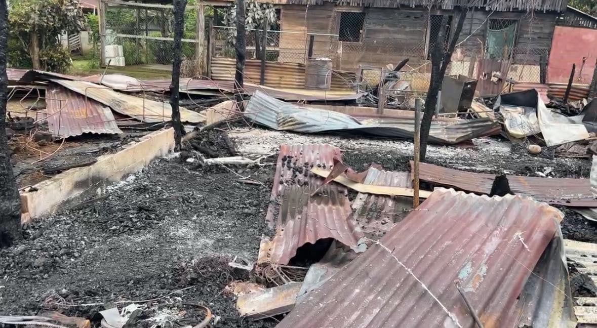 Incendio cobró vida de las hermanas Mercedes Lorena y Carmen Barrera Useda, así como de Gregorio Andino Rodríguez en El Edén de San Rafael de Guatuso, zona norte, este domingo 29 de setiembre del 2024. Foto: Tomadas de Days Oclock
