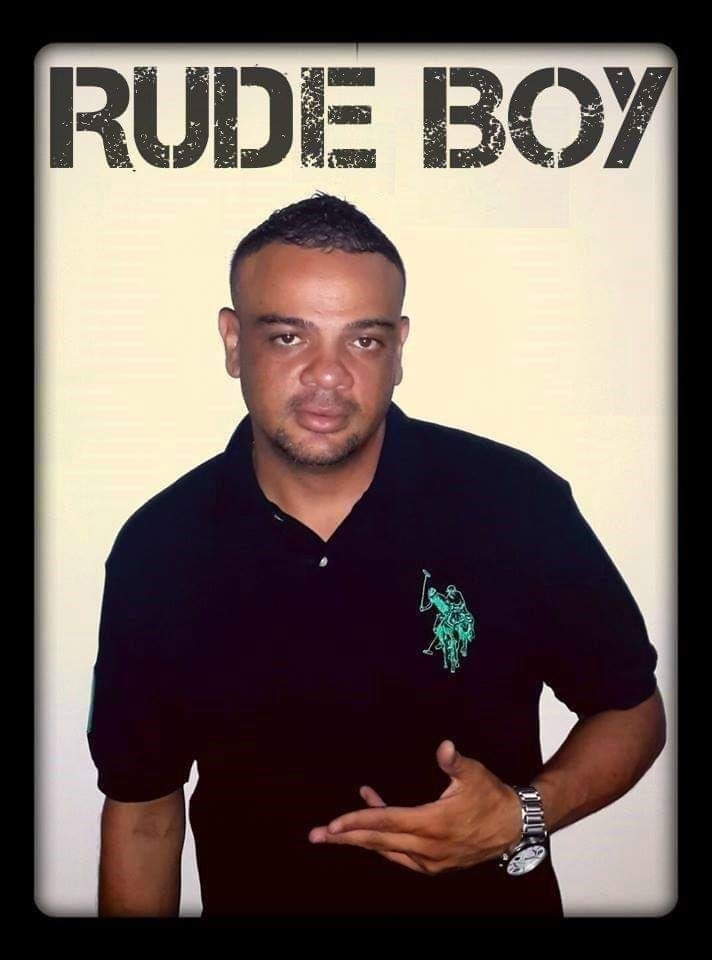 David Herrera David, cantante urbano de Limón conocido como Rudeboy que fue asesinado en Esparza. Foto tomada de Facebook.