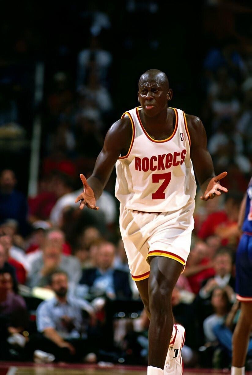Carl Herrera fue campeón de la NBA con los Houston Rockets.