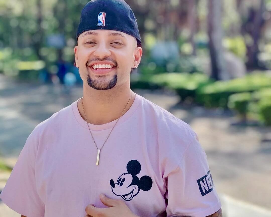 Bailarín tico Michael Rubí, participante de Mira quién baile y parte del equipo coreográfico de Gloria Trevi en México.