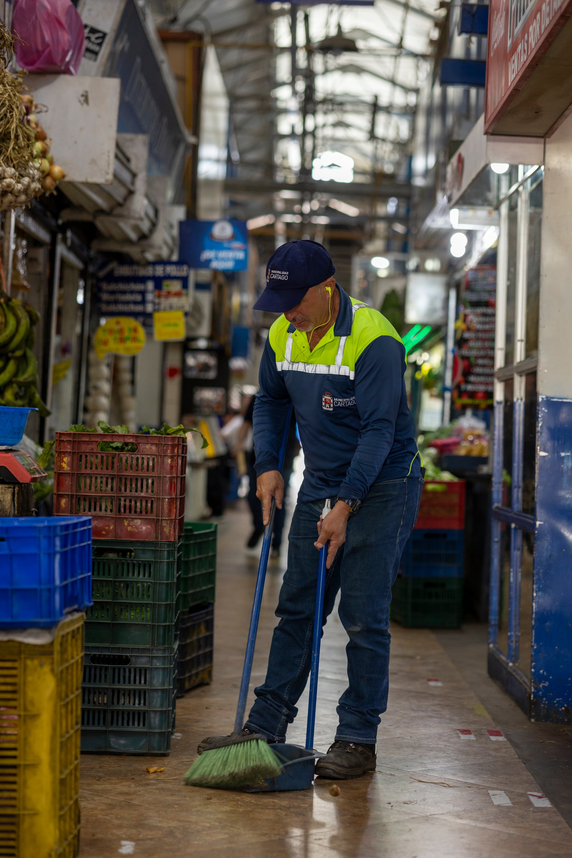 18/02/2025, Cartago, recorrido alrededor del mercado central, para encontrar trabajadores para la sección Héroe Anónimo.