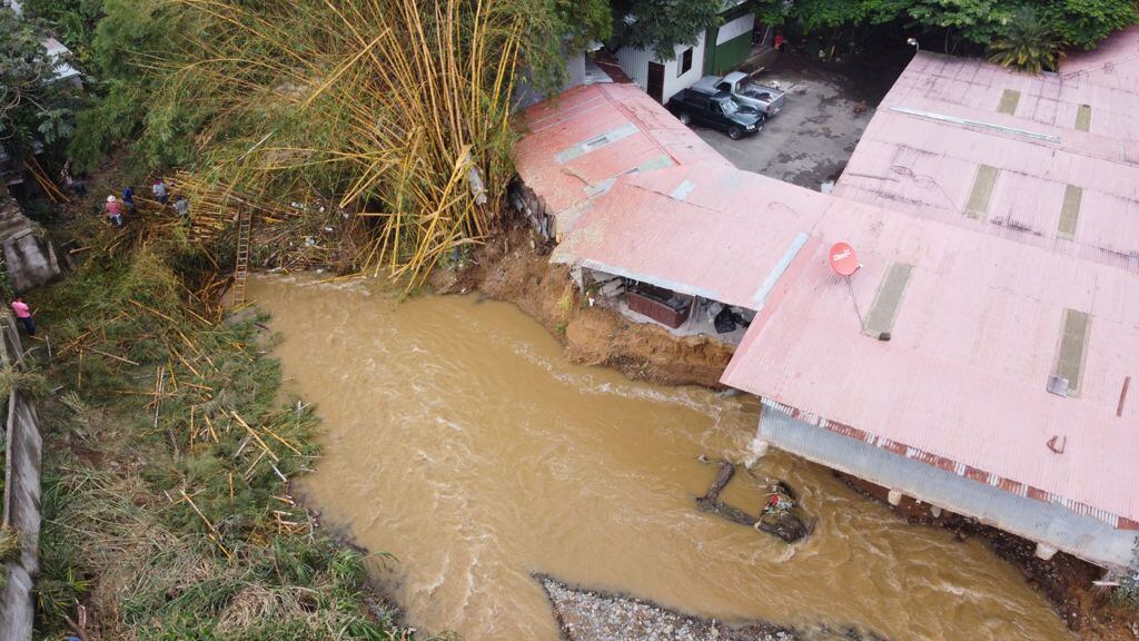 Lluvias del lunes causaron 105 incidentes en 30 cantones. Foto