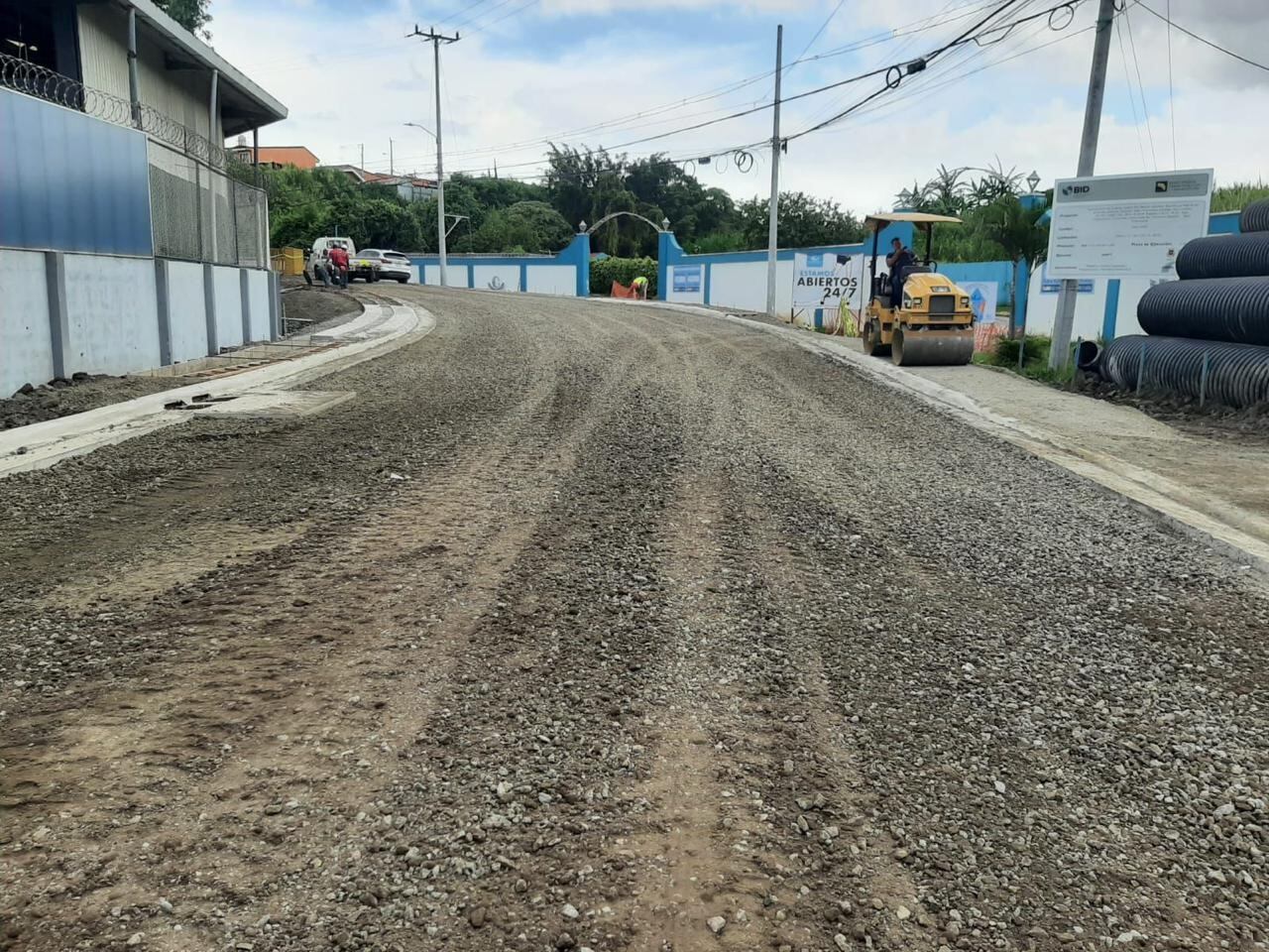 El Motel de Paso Cascada lucha porque el amor y la pasión no cierren sus puertas ante arreglos en la calle y tuberías que está realizando la municipalidad de San José, Acueductos y Alcantarillados y el Ministerio de Obras Públicas y Transportes