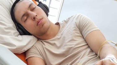 Extraño y agresivo cáncer le cambió la vida a joven que ahora necesita ayuda para sobrevivir