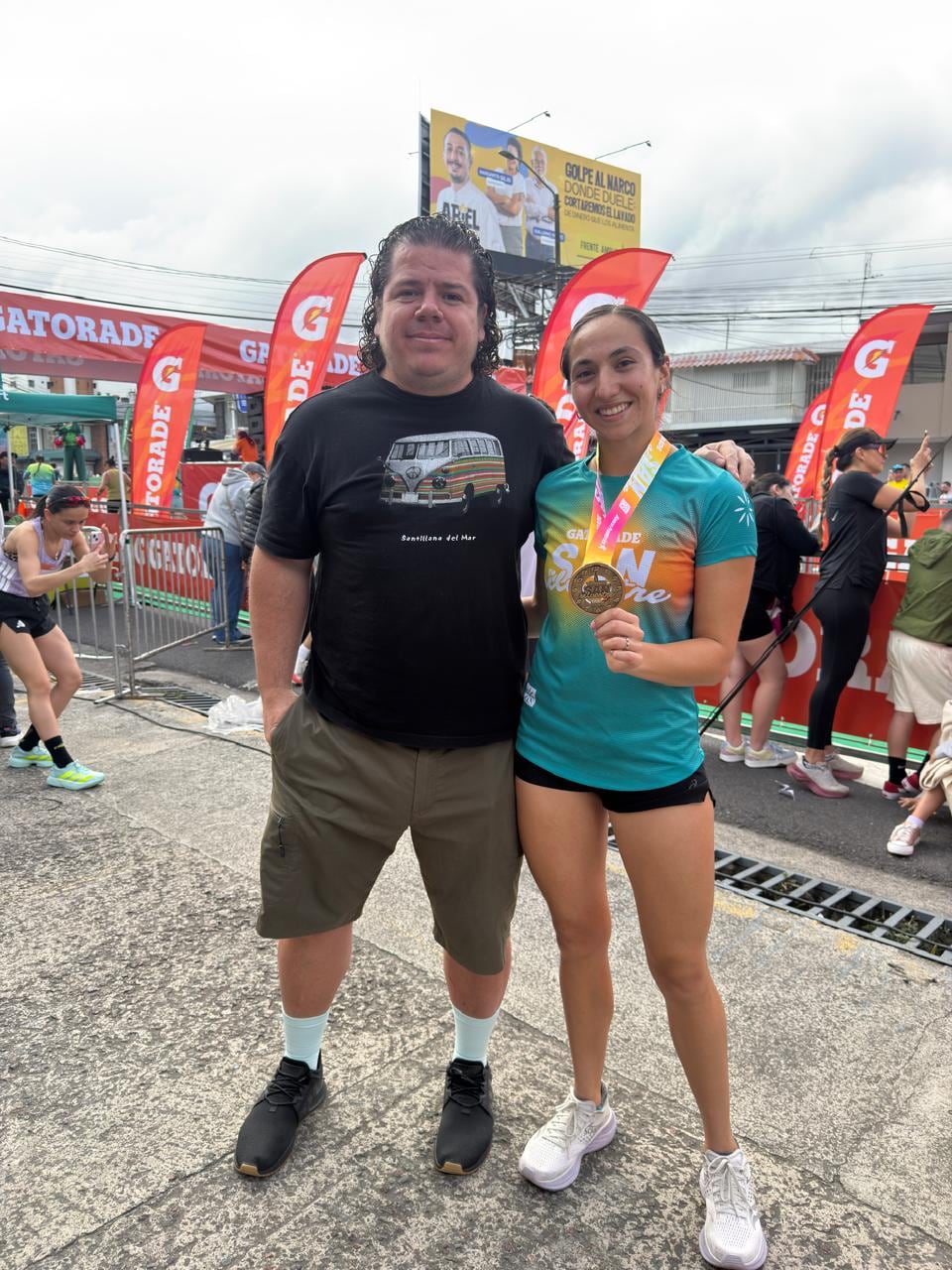 María Nellys Chaves Madrigal cruzó la meta de los 3.000 metros con obstáculos en los Juegos Deportivos Nacionales Limón 2026, no solo ganó una medalla de oro, con un tiempo de 10:48.94, la joven fondista de 22 años derribó un récord nacional que pertenecía a Gabriela Traña desde hace casi dos décadas.