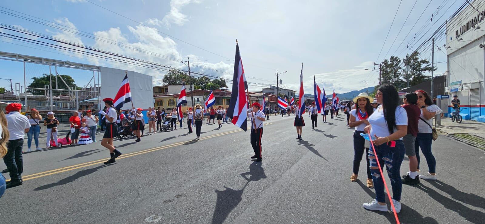 Desfile del 15 de setiembre en Desamparados