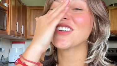 A cantante mexicana le advirtieron que no viniera a Costa Rica, ella no hizo caso, y esto fue lo que le pasó