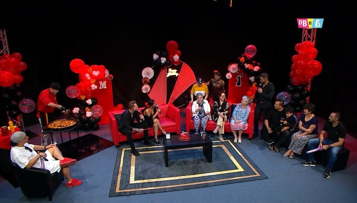 Montserrat del Castillo, presentadora de canal 7.