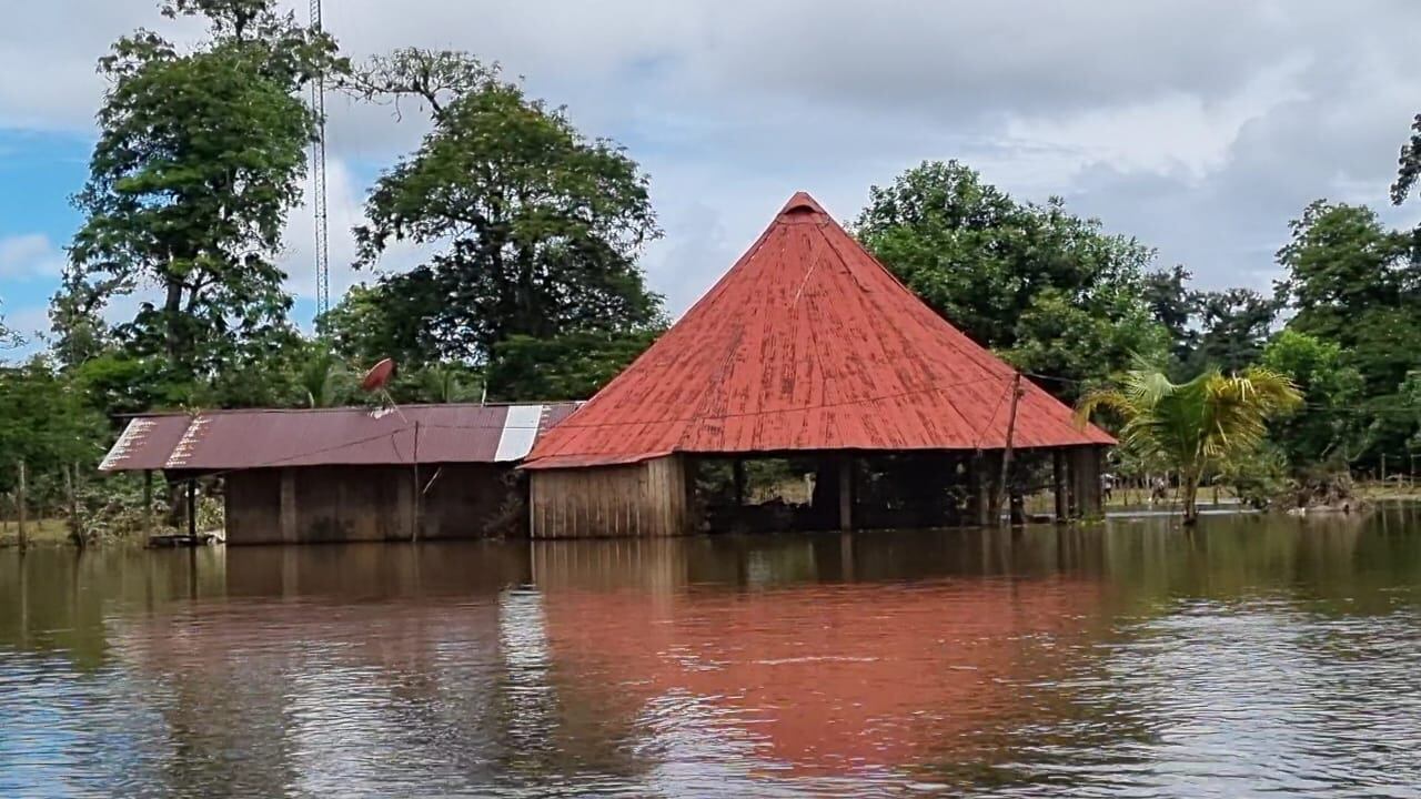 Inundaciones en Tambor de Sarapiquí. Foto Edgar Chinchilla.