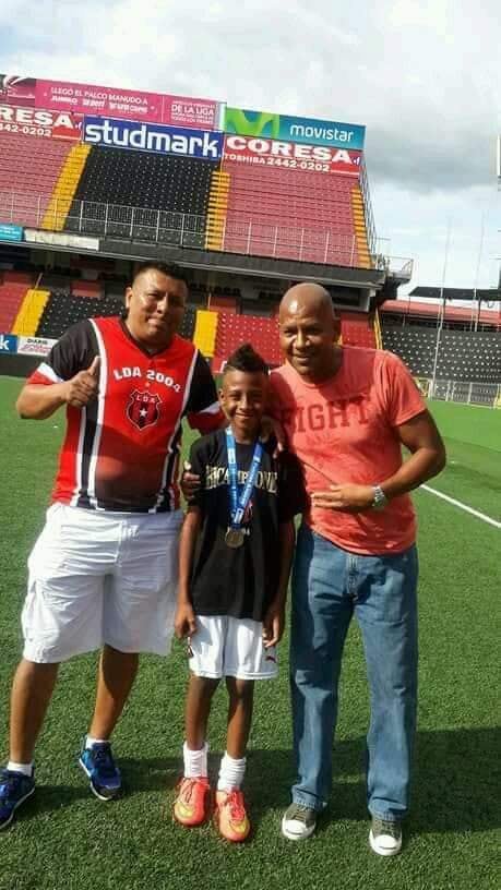 Oldemar Alcócer y su hijo Josimar Alcócer. Foto: Cortesía