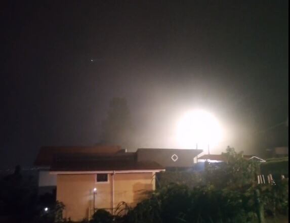 David Sosa, de 34 años, nos compartió un video en el cual se ve perfectamente un objeto volador no identificado (ovni) surcando el cielo nocturno de Barva de Heredia.