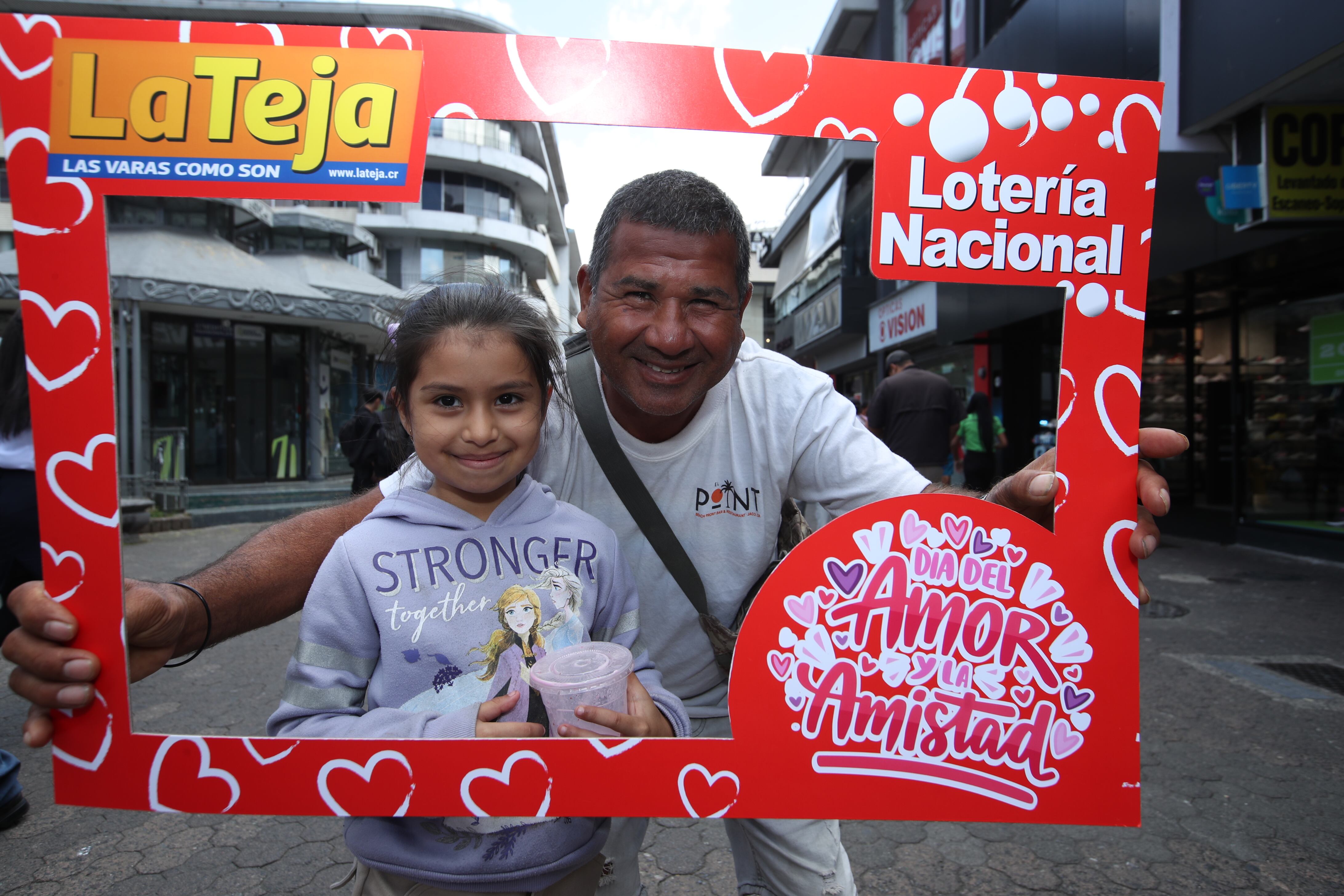 14/02/2024/ recorrido con La Teja donde los josefinos envían saludo especial por medio de las redes sociales de La Teja con un marco alusivo a san Valentín/ foto John Durán