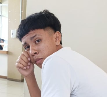 ADRIÁN DAVID GÓMEZ GARCÍA, de 16 años,