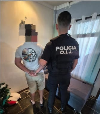 Corrales fue detenido dentro de su casa en el cantón de Flores, Heredia. Foto OIJ.