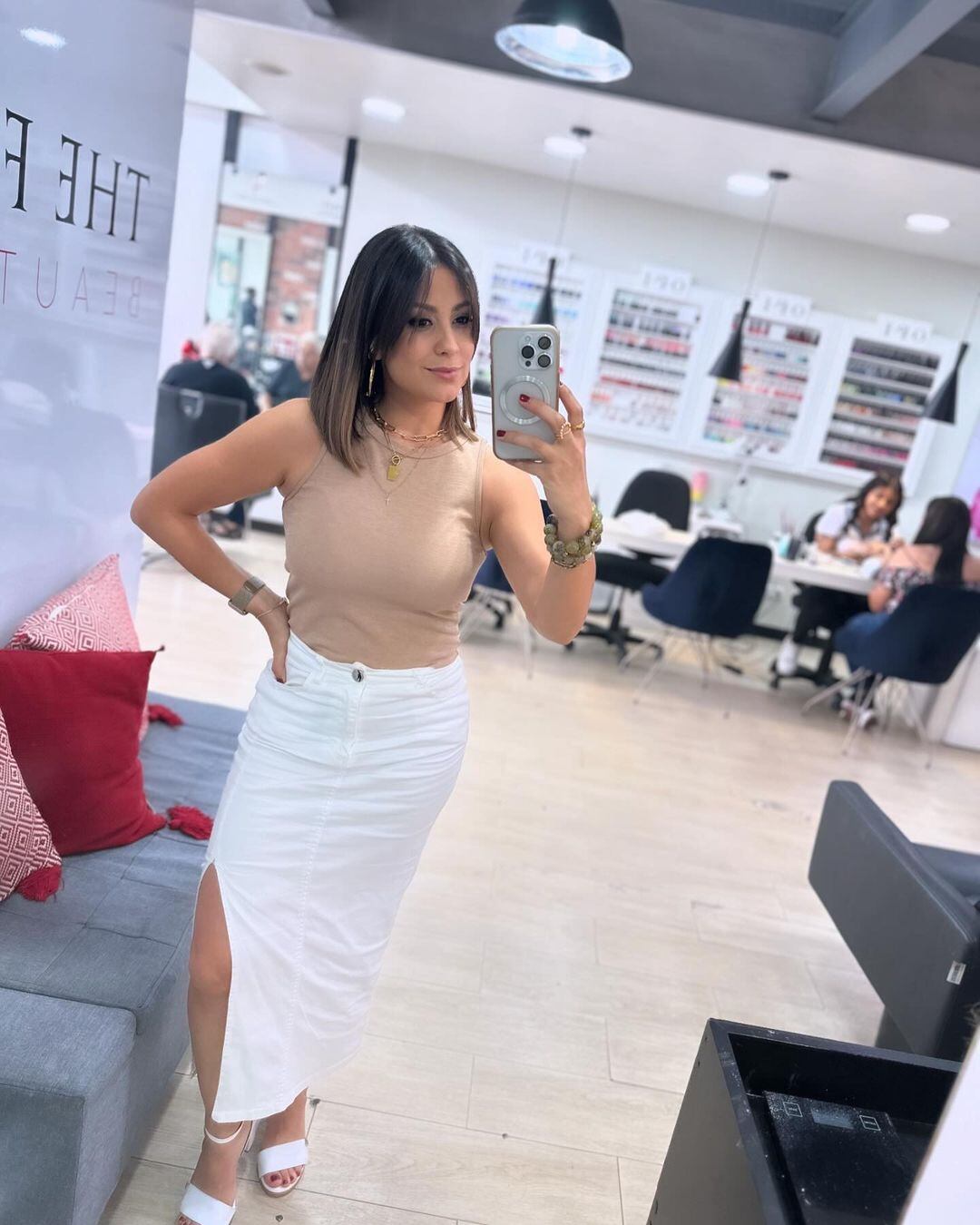 Thais Alfaro, presentadora de canal 7