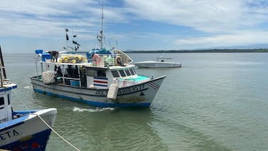 Detienen a barco pesquero que iba cargado de marihuana