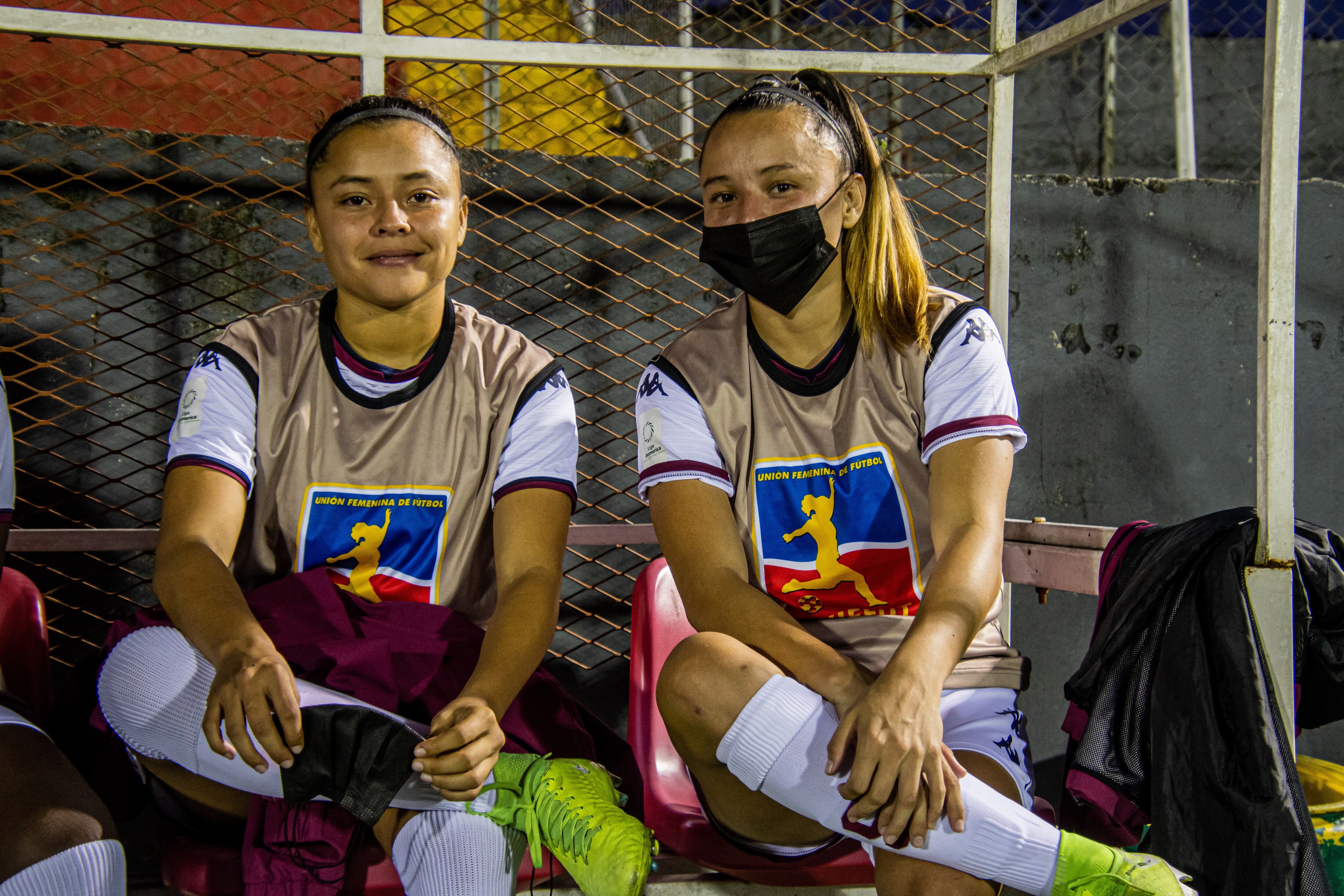 Sheyla y Yessenia Rivas, delanteras del Saprissa. Prensa Saprissa.