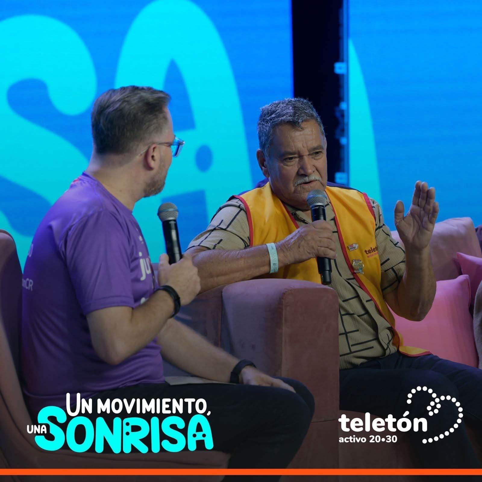 Andrés Zamora, "Padre Mix", locutor de radio Omega en Teletón.