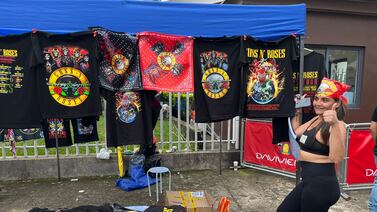 Guns N’ Roses tiñe de negro el Estadio Nacional, vea algunas fotos de la previa del concierto