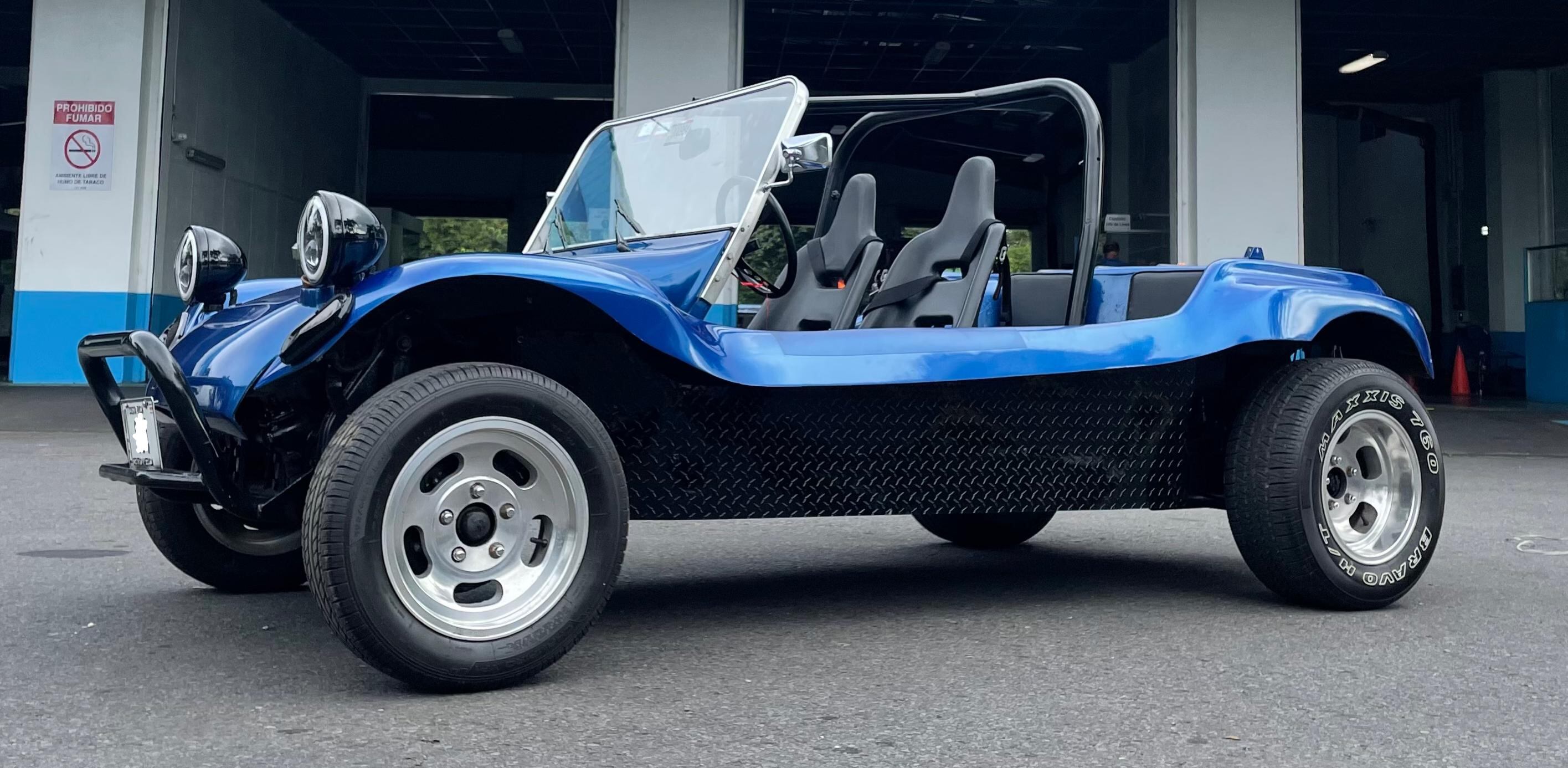 El Buggy pesa 650 kilos y es de tracción trasera.