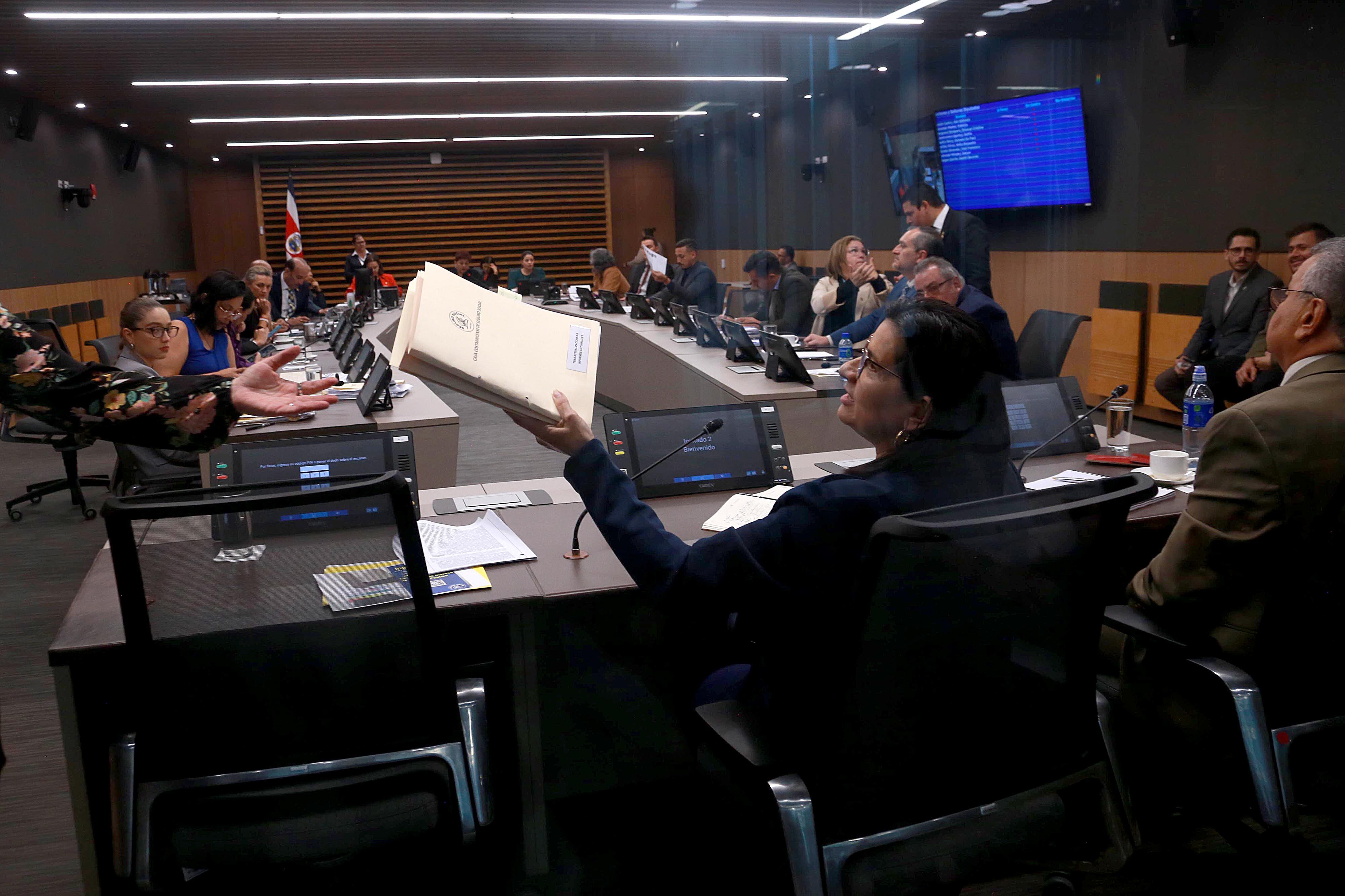 08/02/2023 Asamblea Legislativa. Comparecencia de presidenta ejecutiva de la Caja Costarricense de Seguro Social (CCSS), Marta Esquivel, en comisión de Control de Ingreso y Gasto Público. La jerarca de La Caja, fue ampliamente cuestionada por los diputados Dinorah Barquero y Francisco Nicolás, entre otros. Foto: Rafael Pacheco Granados