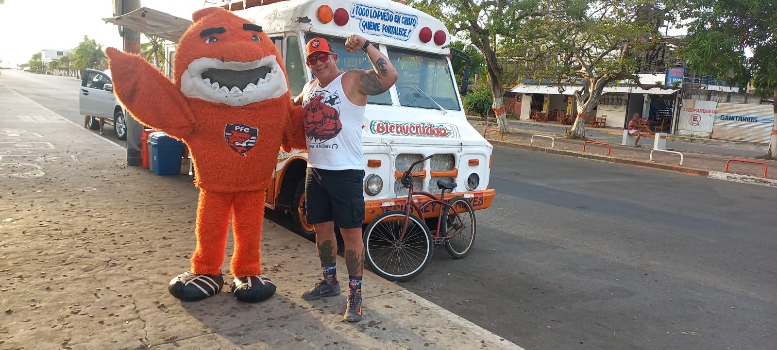 Mascota de Puntarenas FC, Tiburón Parcero, Óscar Ruiz