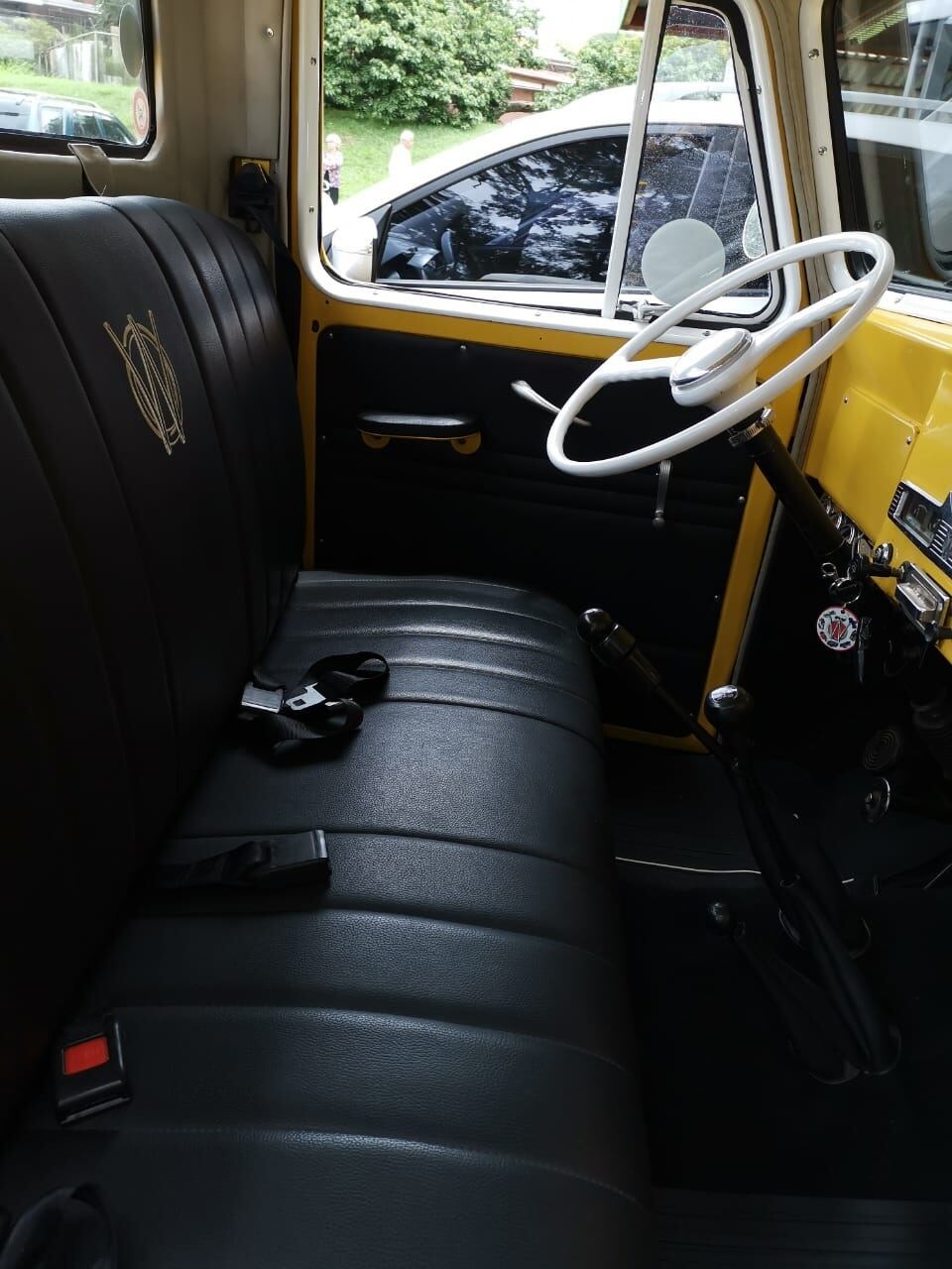 Allan está enamorado de su pollito, un jeep modelo 54. Cortesía.