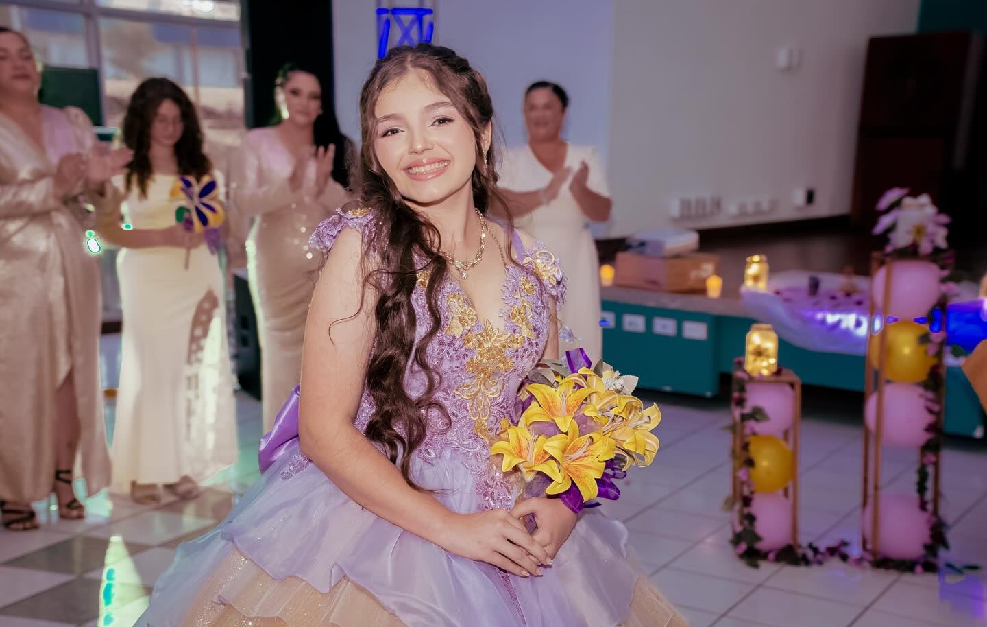 Sara Barboza Gómez, de 15 años en el 2026, la ganadora de Nace una Estrella 2021, estudiante del Colegio Superior de Señoritas, vive su primer traspaso presidencial, el de doña Laura Fernández el 8 de mayo del 2026 y asegura que la política también le apasiona.