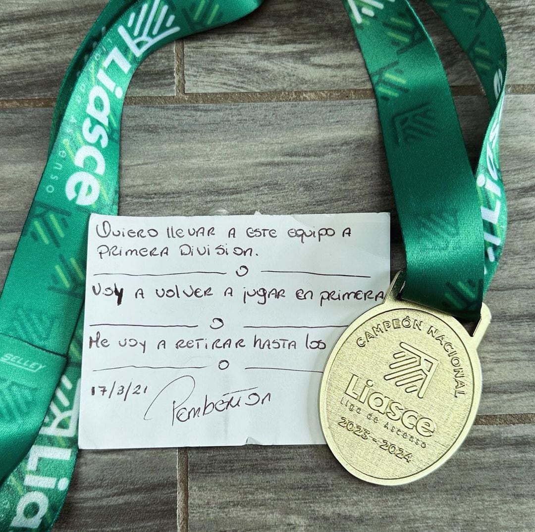 Patrick Pemberton celebró su regreso a la primera división, ahora con Santa Ana. Foto: Instagram