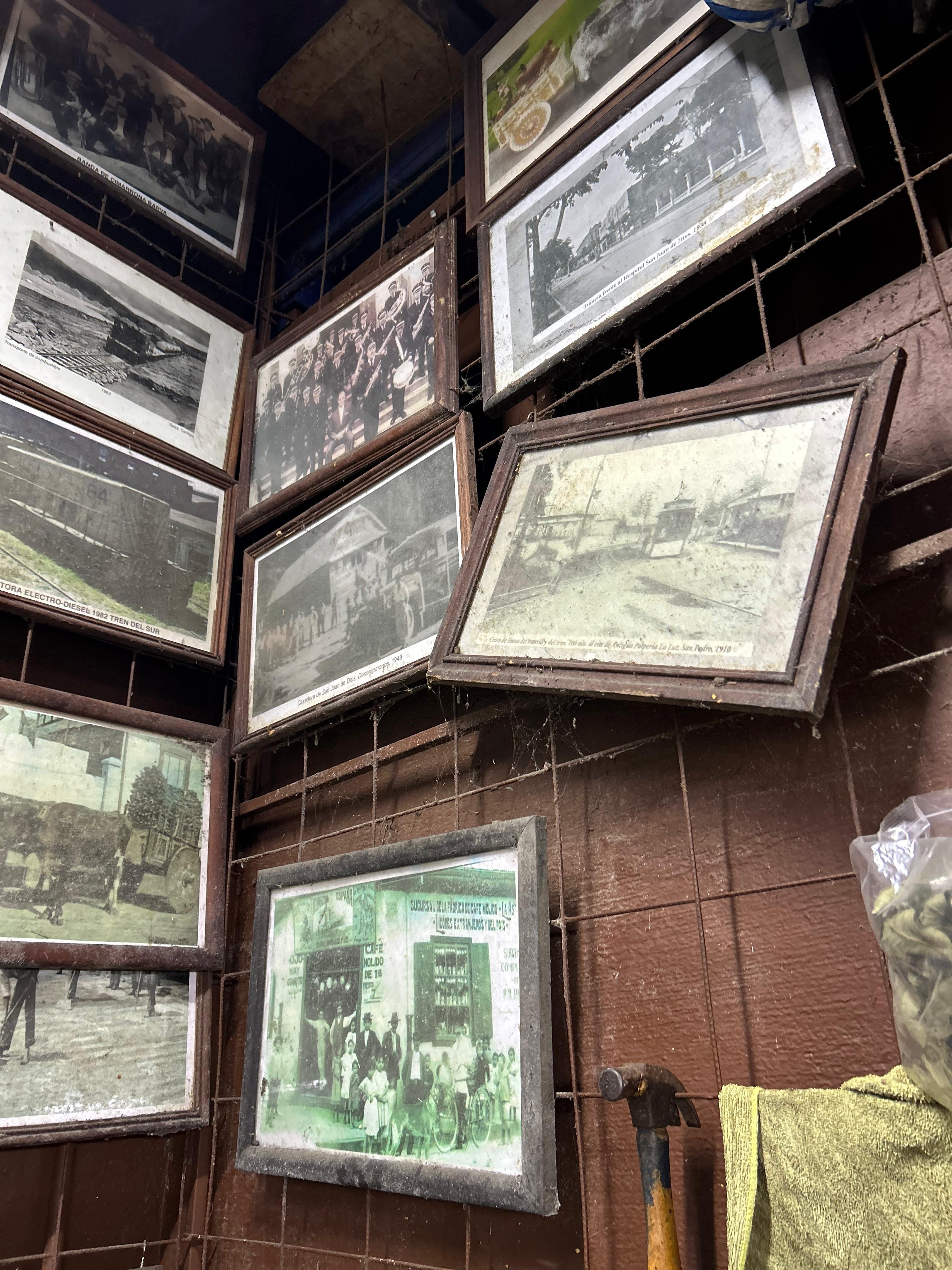 हेरेडिया हीरोज सेंट्रल मार्केट, हेरेडिया सेंट्रल पार्क. टाइल