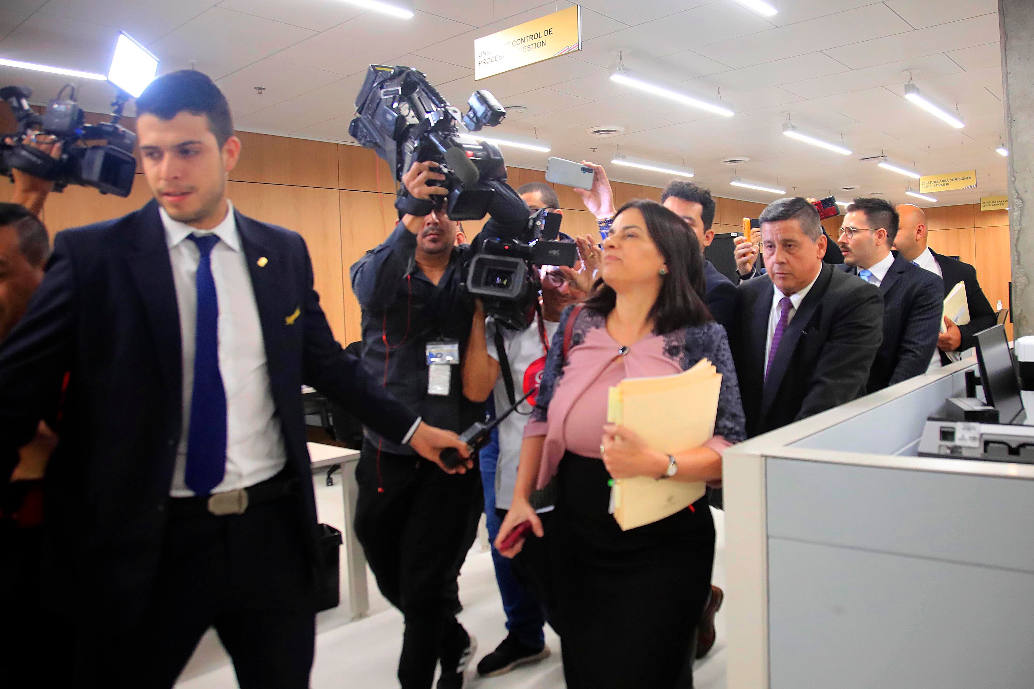 25/01/2023    Asamblea Legislativa. Comparecencia de presidenta ejecutiva de la Caja Costarricense de Seguro Social (CCSS), Marta Esquivel, en comisión de Control de Ingreso y Gasto Público. Al final la jerarca se negó a hablar con la prensa .