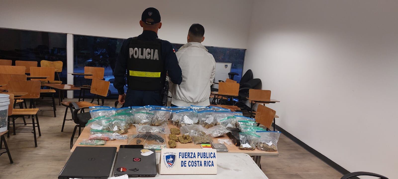 Detenido por violencia domética y posesión de drogas. Foto MSP.