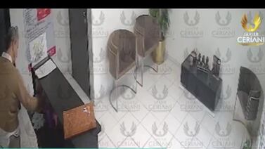 (Video) Reconocida actriz mexicana fue grabada mientras hacía un increíble robo