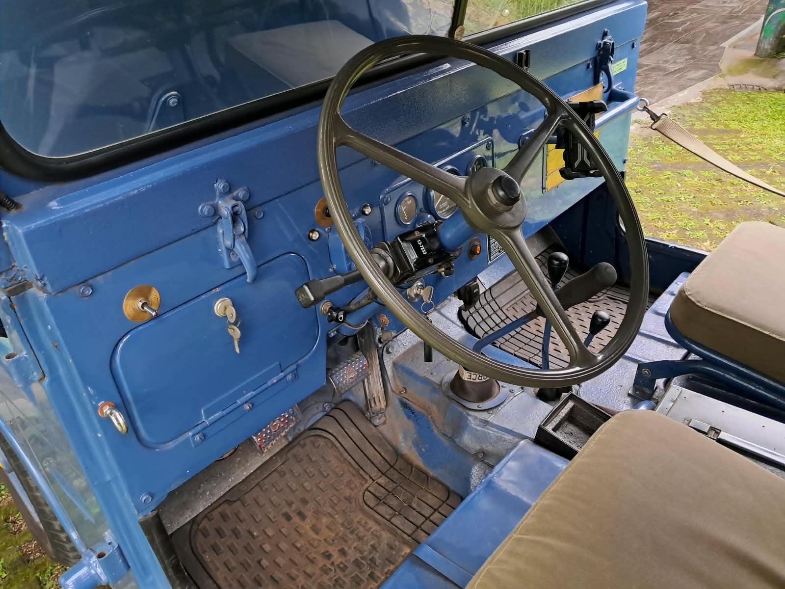 Jeep Willys del año 68.